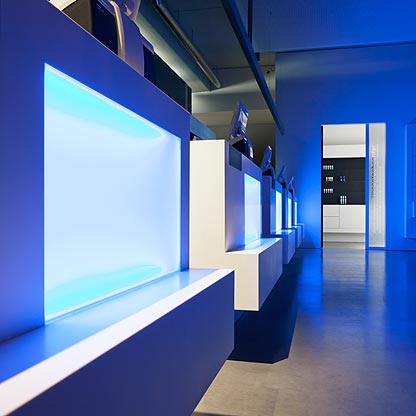 Jordan-Apotheke: HV-Tresen mit speziellem Lichtdesign Jordan-Apotheke